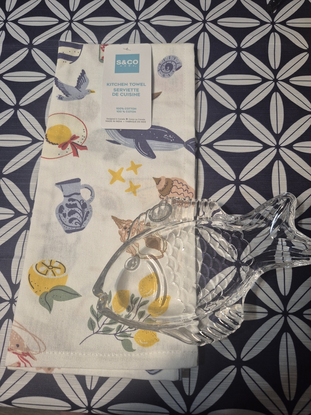 S&CO Nautical & Lemon Cotton Kitchen Towel & Clear Fish Plate Set